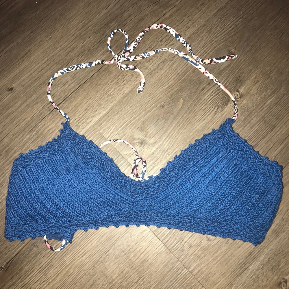 Knit bikini top